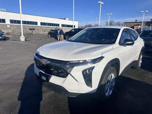 2025 Chevrolet Trax LS