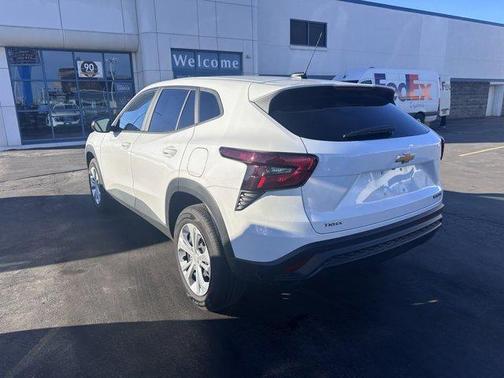 2025 Chevrolet Trax LS