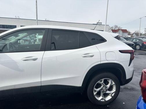 2024 Chevrolet Trax LS