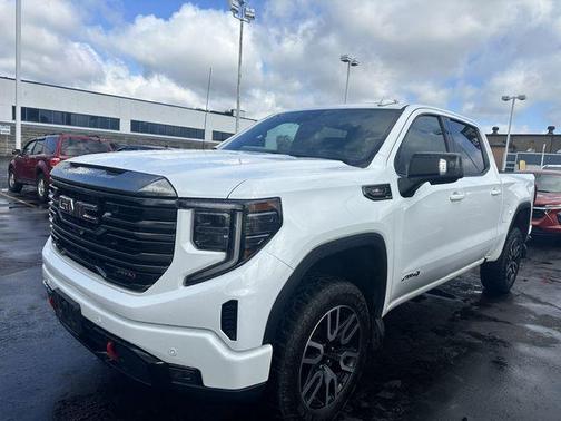 Summit White 2023 GMC Sierra 1500 AT4