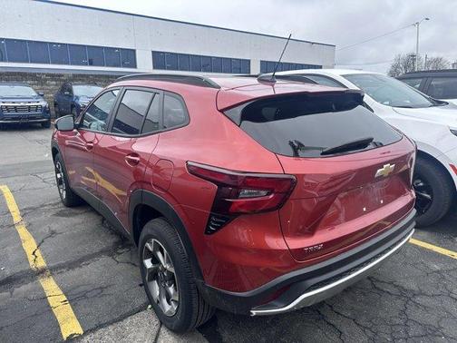Cayenne Orange Metallic 2024 Chevrolet Trax LT