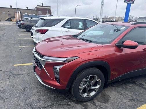 Cayenne Orange Metallic 2024 Chevrolet Trax LT