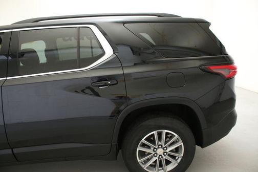 Mosaic Black Metallic 2023 Chevrolet Traverse LT Leather