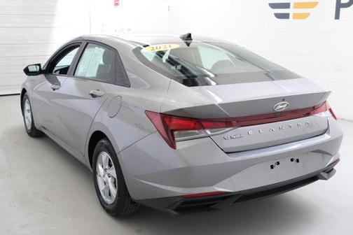 2021 Hyundai ELANTRA SE