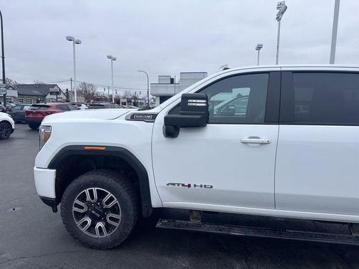 Summit White 2022 GMC Sierra 2500 AT4