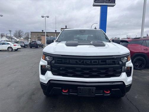 Summit White 2023 Chevrolet Silverado 1500 Custom Trail Boss