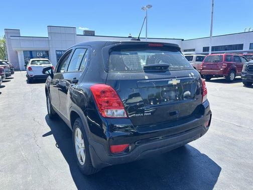 Mosaic Black Metallic 2018 Chevrolet Trax LS