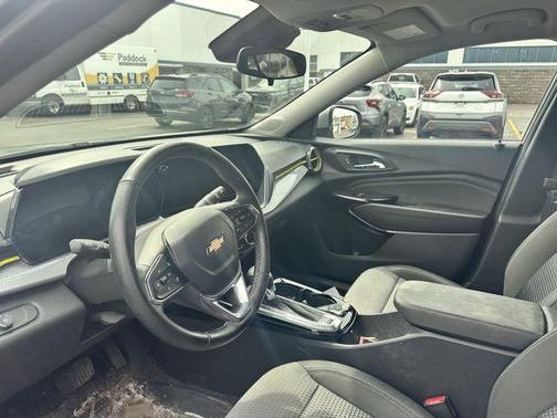 Sterling Gray Metallic 2024 Chevrolet Trax LT