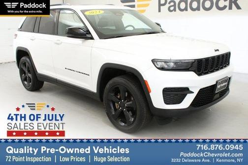 Bright White Clearcoat 2024 Jeep Grand Cherokee Laredo