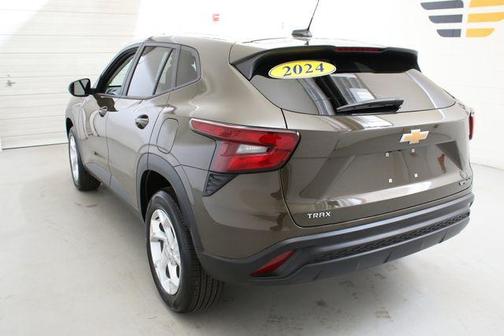 Harvest Gold / Bronze 2024 Chevrolet Trax LS