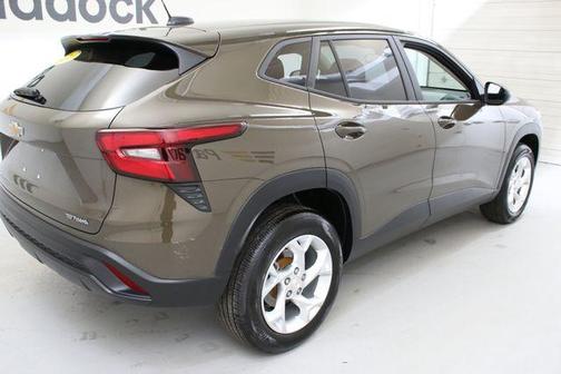Harvest Gold / Bronze 2024 Chevrolet Trax LS