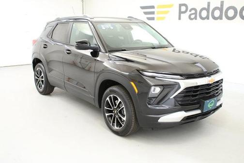 Mosaic Black Metallic 2025 Chevrolet Trailblazer LT