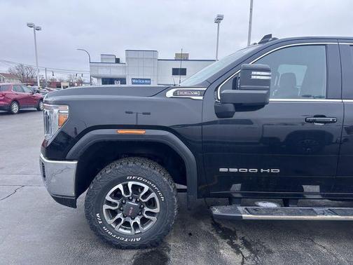 Onyx Black 2022 GMC Sierra 2500 SLE