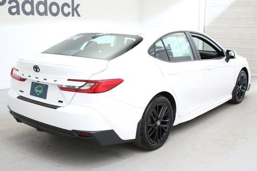 Ice 2025 Toyota Camry SE