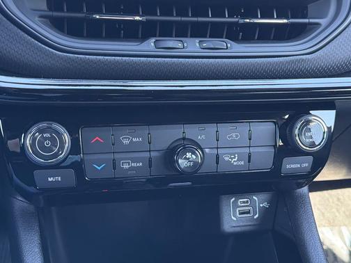 Red Hot Pearlcoat 2026 Jeep Compass Latitude