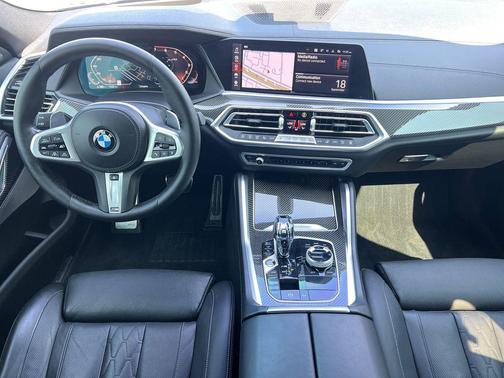 2021 BMW X6 M50i