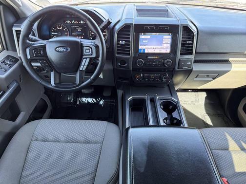 Ruby Red Metallic Tinted Clearcoat 2019 Ford F-150 XLT