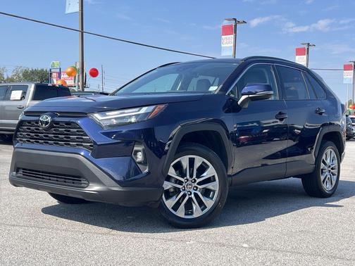 2022 Toyota RAV4 XLE Premium