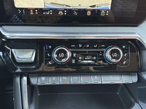 Glacier White Tricoat 2026 GMC Sierra 2500 Denali Ultimate