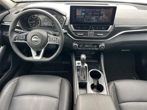2025 Nissan Altima SR FWD