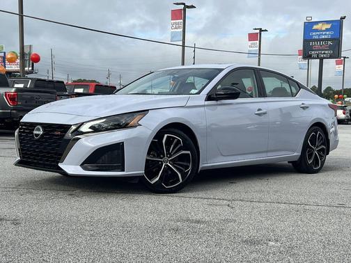 2025 Nissan Altima SR FWD
