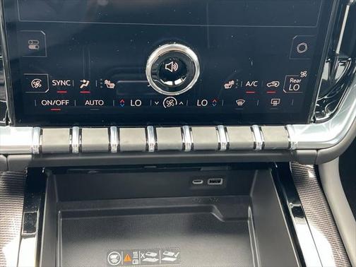 2025 GMC Yukon XL 4WD Elevation