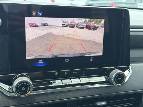 Summit White 2026 Chevrolet Colorado WT