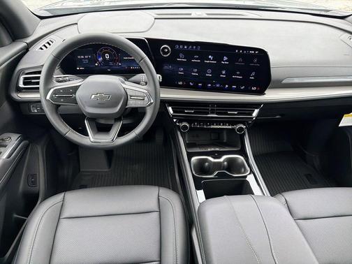Sterling Gray Metallic 2026 Chevrolet Traverse LT
