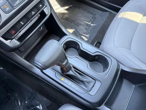 Summit White 2017 GMC Canyon Base