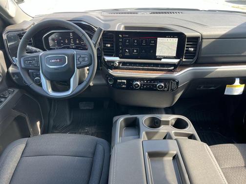 2025 GMC Sierra 2500 SLE