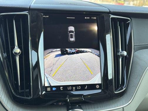 2024 Volvo XC60 Recharge Plug-In Hybrid T8 Ultimate Dark Theme