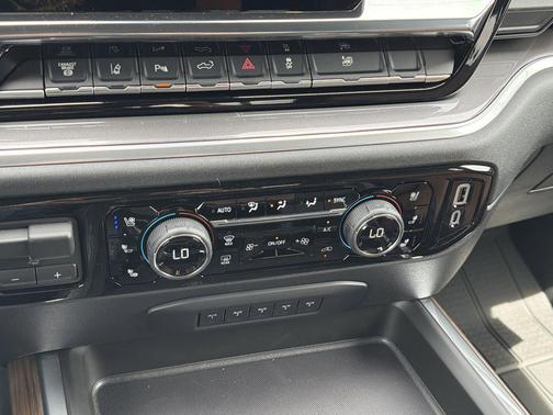 Polar White Tricoat 2026 Chevrolet Silverado 3500 High Country