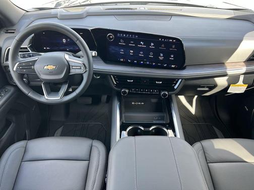 2025 Chevrolet Suburban LT
