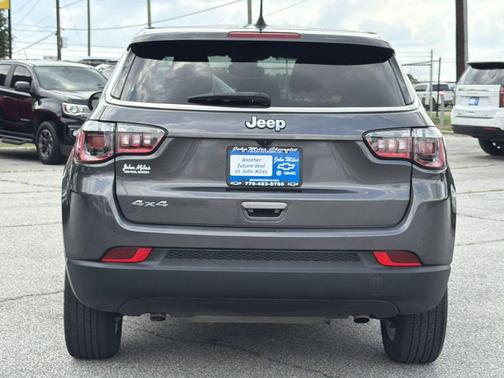Granite Crystal Metallic Clearcoat 2023 Jeep Compass Sport