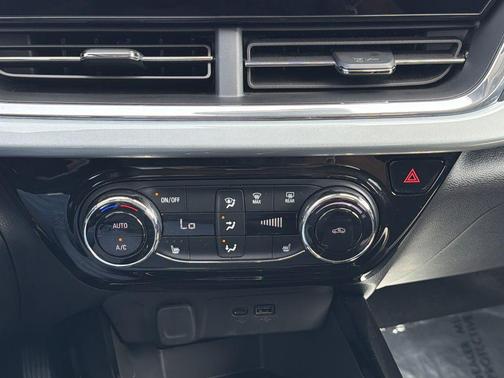 Summit White 2025 Chevrolet Trax LT