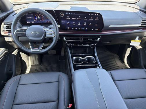 Mosaic Black Metallic 2026 Chevrolet Traverse AWD Z71