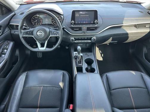 2022 Nissan Altima SR FWD