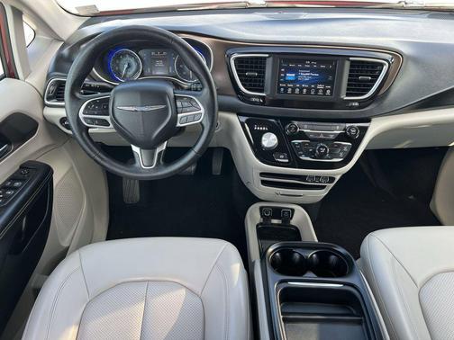 2021 Chrysler Voyager LXI