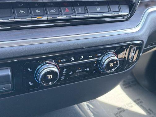 Summit White 2025 GMC Sierra 1500 SLT