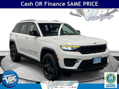 Bright White Clearcoat 2023 Jeep Grand Cherokee Altitude 4x4 SUV