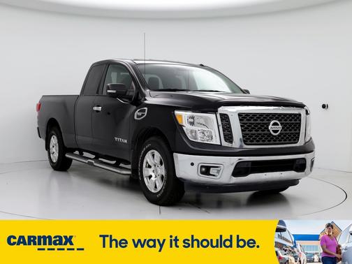 2017 Nissan Titan SV