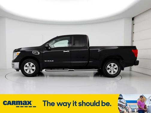 2017 Nissan Titan SV