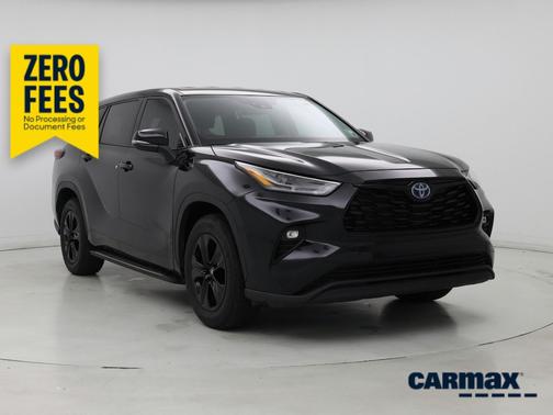 Black 2024 Toyota Highlander Hybrid LE