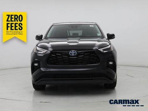 Black 2024 Toyota Highlander Hybrid LE