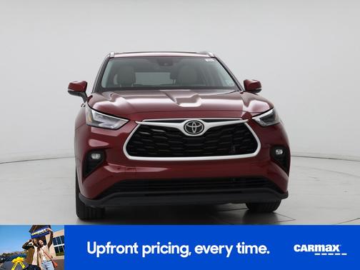 Burgundy 2022 Toyota Highlander XLE