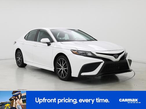 White 2023 Toyota Camry SE