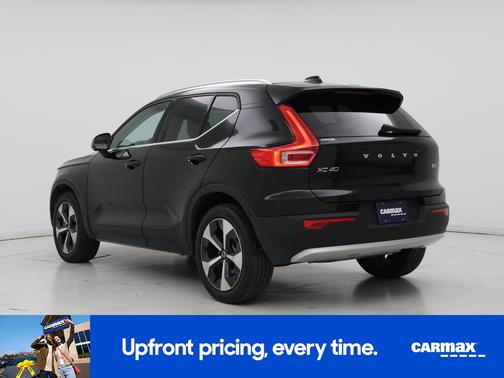 2023 Volvo XC40 B5 Plus Bright Theme