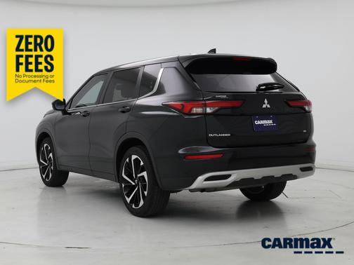 Black 2024 Mitsubishi Outlander SE