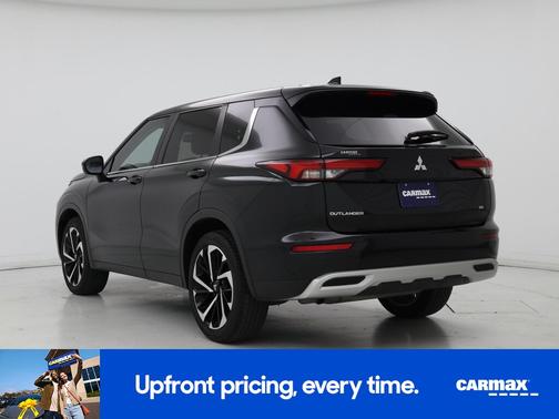 Black 2024 Mitsubishi Outlander SE