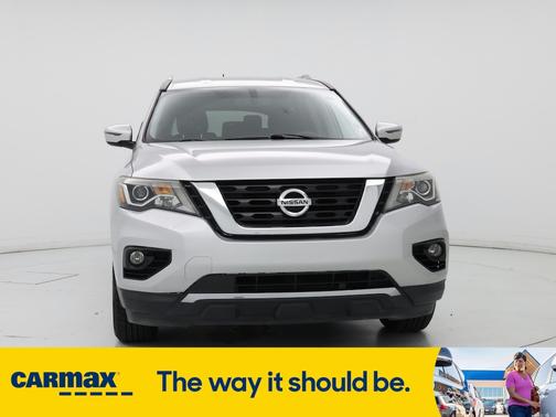 2017 Nissan Pathfinder SV